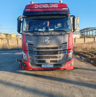 CHENGLONG H7 4x2 Седельный тягач