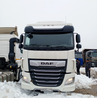 DAF XF 4x2 Седельный тягач