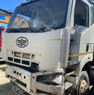 FAW J6 6x6 Самосвал