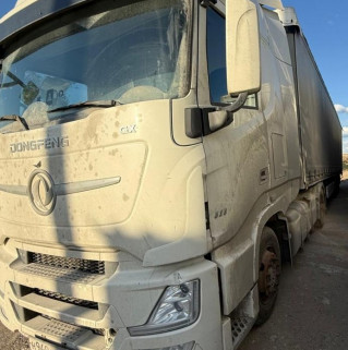 DongFeng DFH 4x2 Седельный тягач