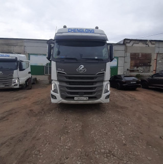 CHENGLONG H7 4x2 Седельный тягач