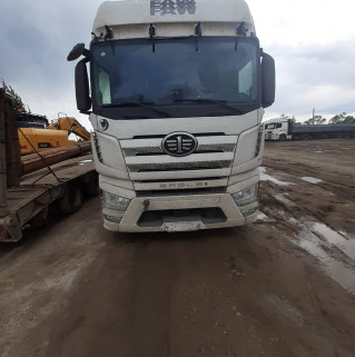 FAW J7 4x2 Седельный тягач