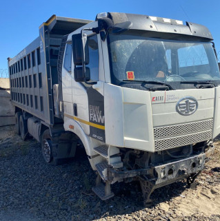 FAW J6 8x4 Самосвал