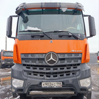 Mercedes-Benz Arocs 8x8 Самосвал